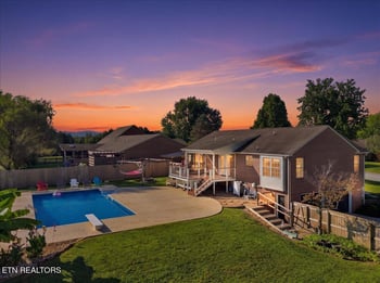 306 Woodsboro Ln, Maryville, TN 37804