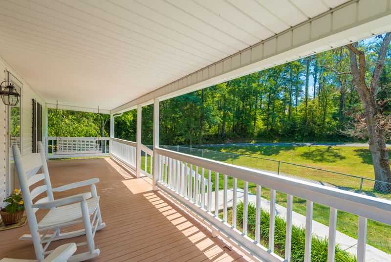 3060 Duncan Rd, Lenoir City, TN 37772
