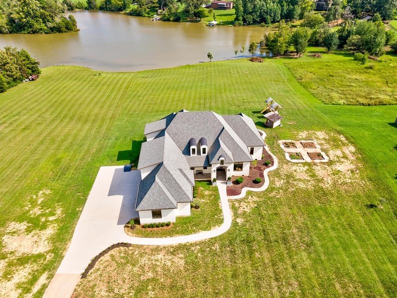 3062 Devault Rd, Louisville, TN 37777