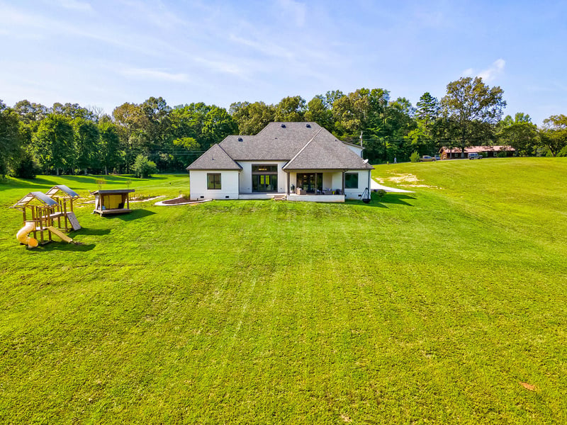 3062 Devault Rd, Louisville, TN 37777