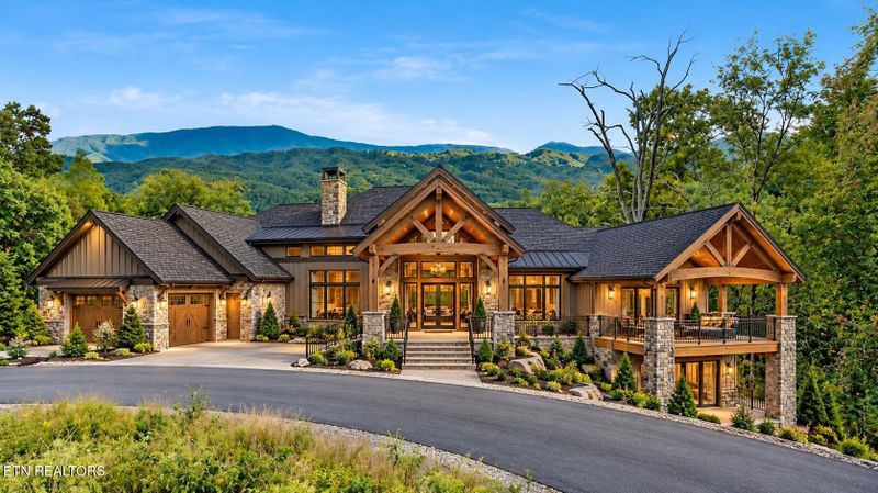 3065 Summit Trails Dr, Sevierville, TN 37862