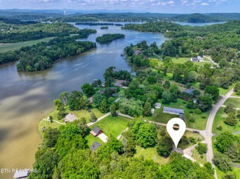307 Anglers Cove Rd, Kingston, TN 37763