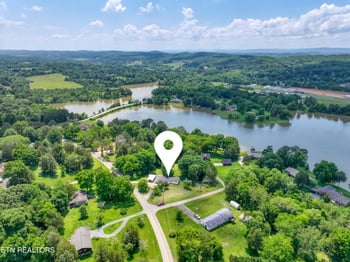307 Anglers Cove Rd, Kingston, TN 37763