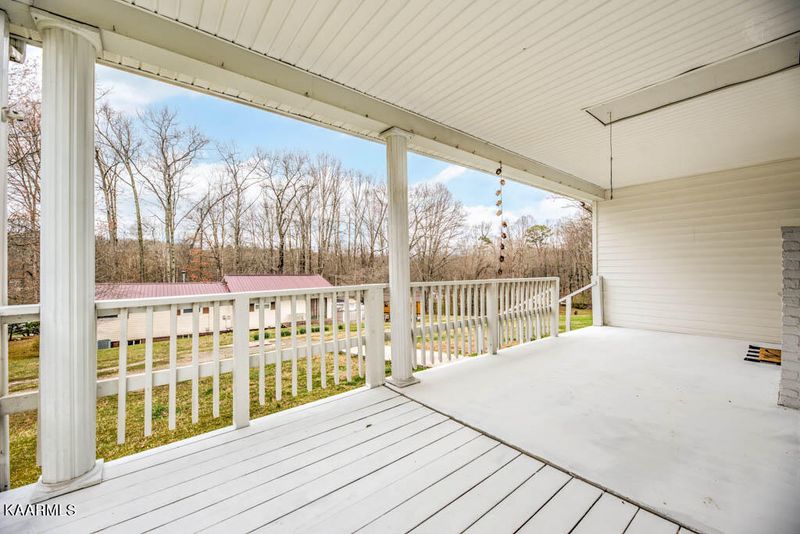 307 Beechwood Ln, Clinton, TN 37716