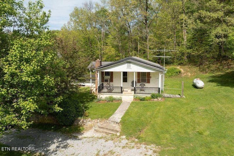 307 Blowing Cave Rd, Sevierville, TN 37876