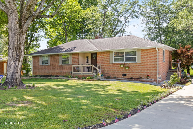 307 Brannon Dr, Maryville, TN 37803