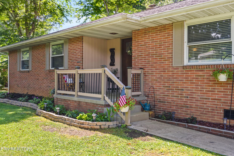307 Brannon Dr, Maryville, TN 37803