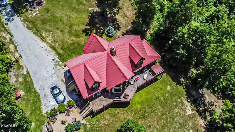 307 Chimney Rock Ln, Duff, TN 37729