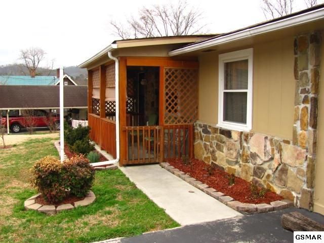 307 Day Springs Rd, Pigeon Forge, TN 37863