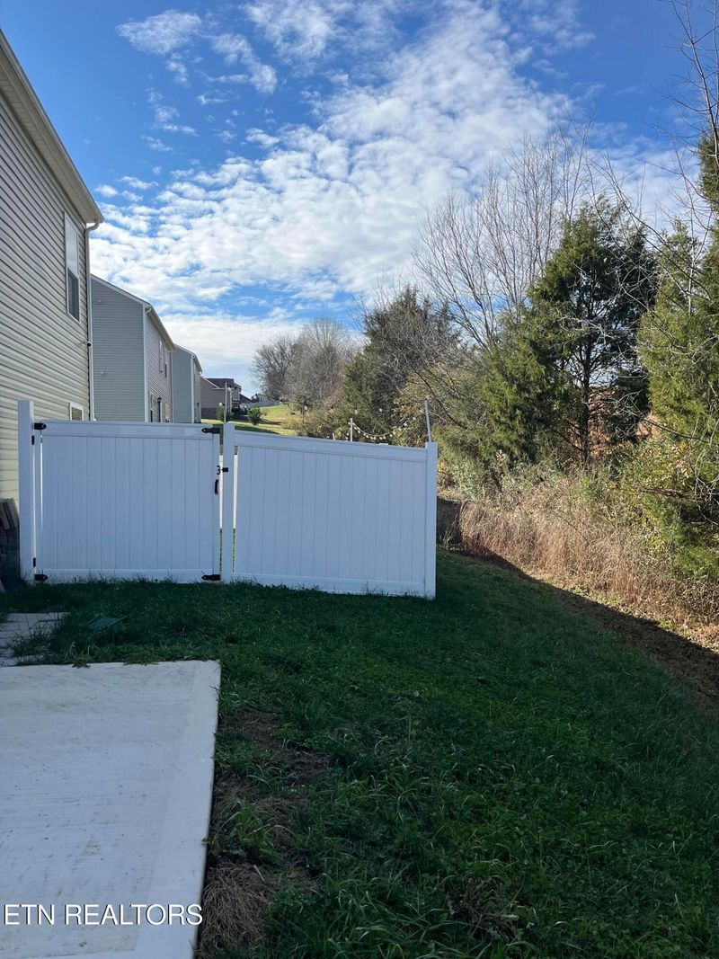 307 Duseth Dr, Sweetwater, TN 37874