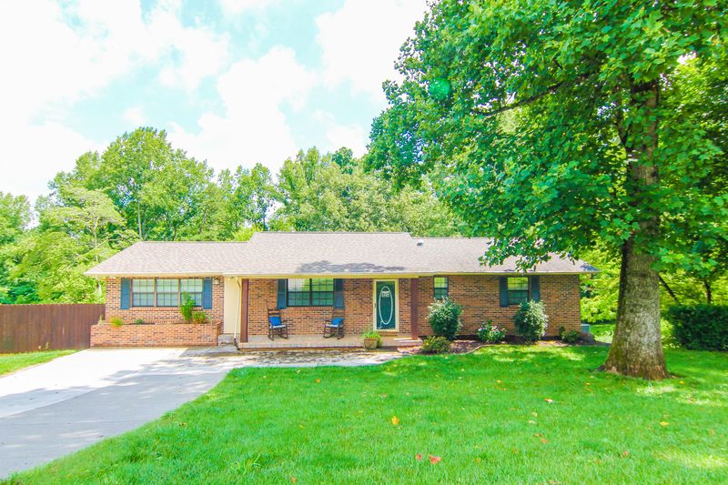 307 Highland Cir, Lenoir City, TN 37772