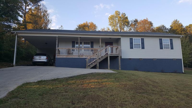 307 Hood Dr, Kingston, TN 37763