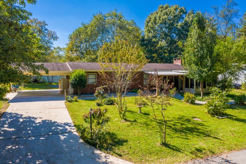 307 Lake St, Harriman, TN 37748