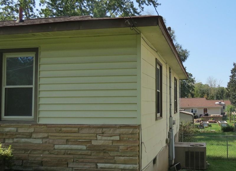 307 Nave St, Clinton, TN 37716