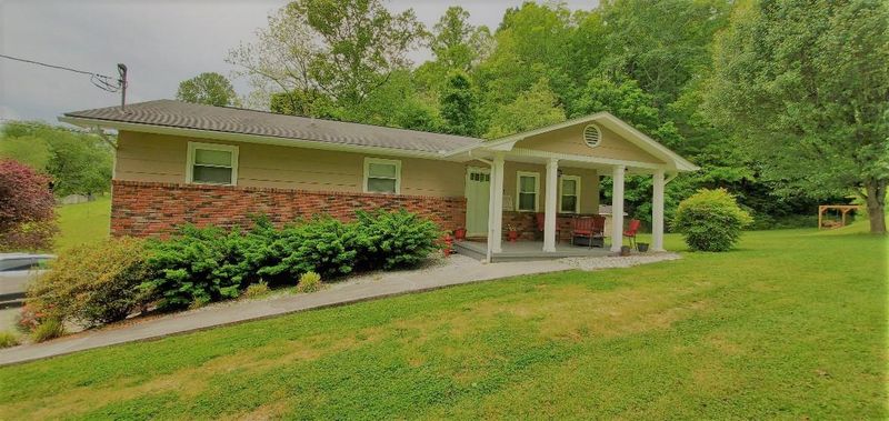 307 Ridgewood Dr, Clinton, TN 37716