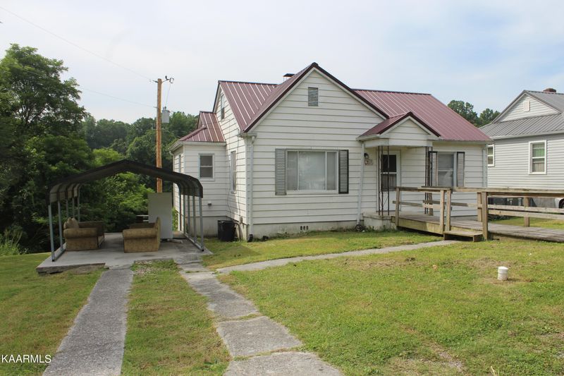 307 Rose Hill Dr, Lafollette, TN 37766