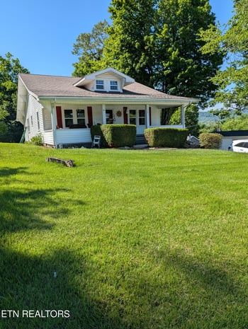 307 S Ridge Ave, Rockwood, TN 37854