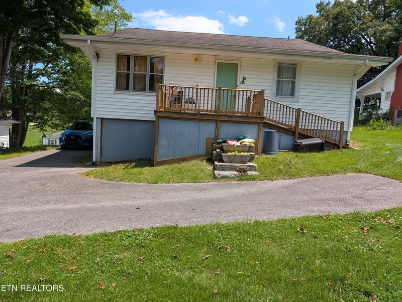 307 S Ridge Ave, Rockwood, TN 37854