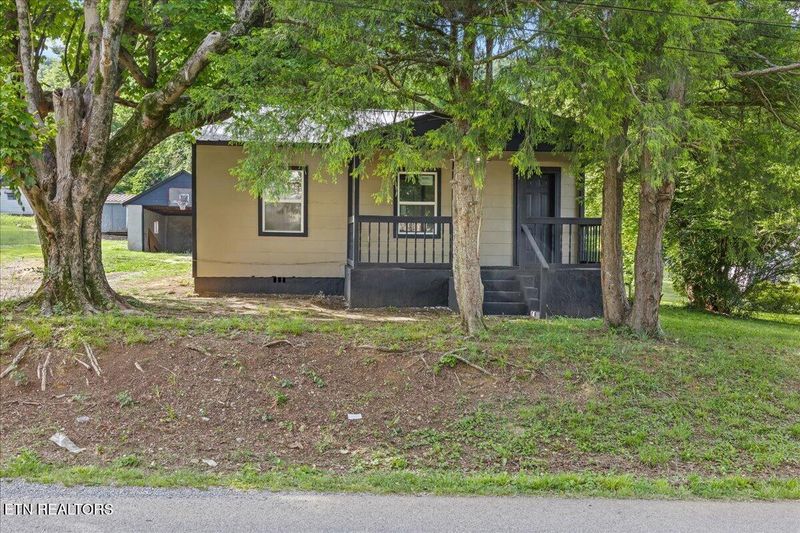 307 W Farrell St, Niota, TN 37826