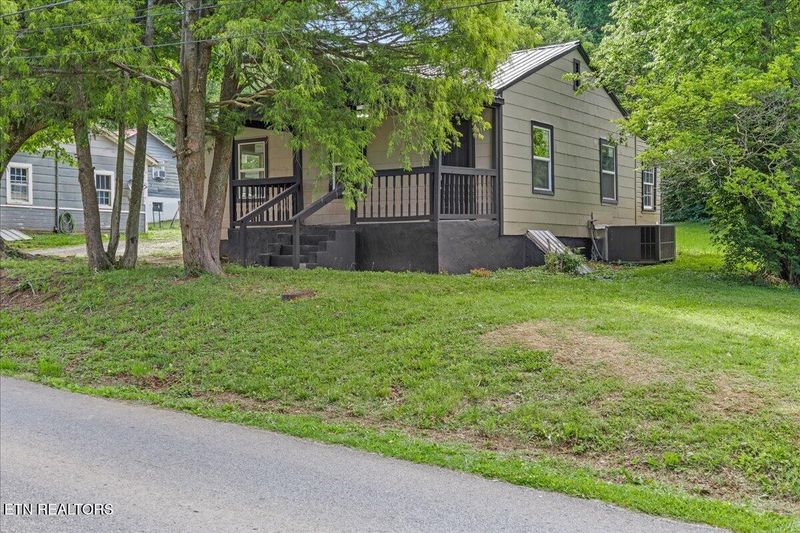 307 W Farrell St, Niota, TN 37826