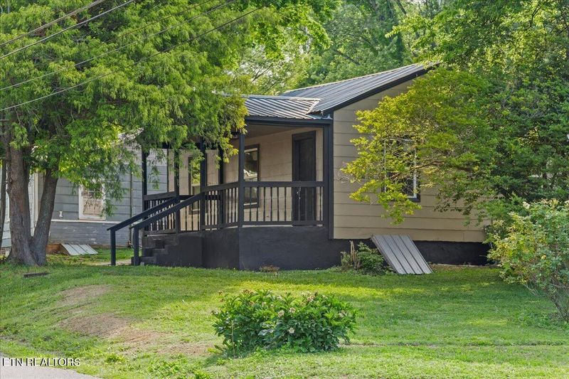 307 W Farrell St, Niota, TN 37826