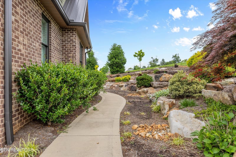 307 W Shore Dr, Rockwood, TN 37854