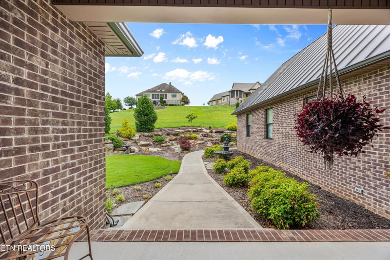 307 W Shore Dr, Rockwood, TN 37854