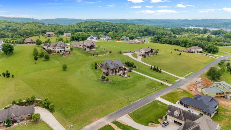 307 W Shore Dr, Rockwood, TN 37854