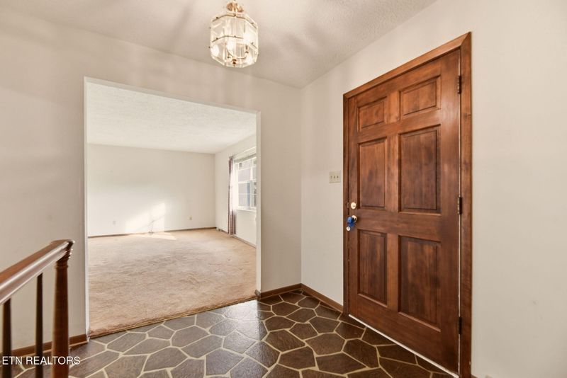 307 Walnut St, Clinton, TN 37716