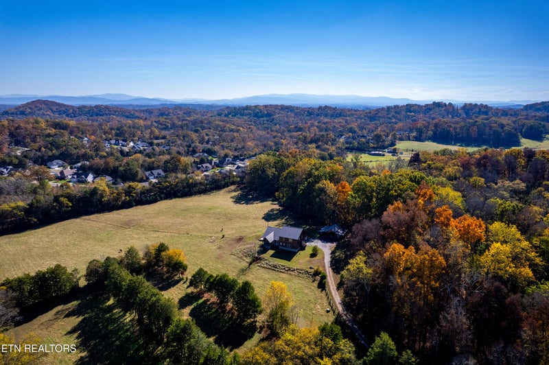 3070 W Fork Rd, Loudon, TN 37774