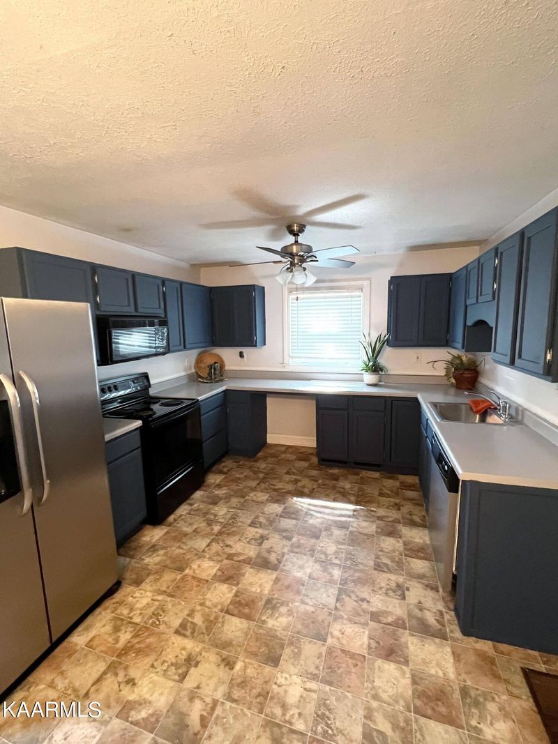 308 Alabama Ave, Clinton, TN 37716