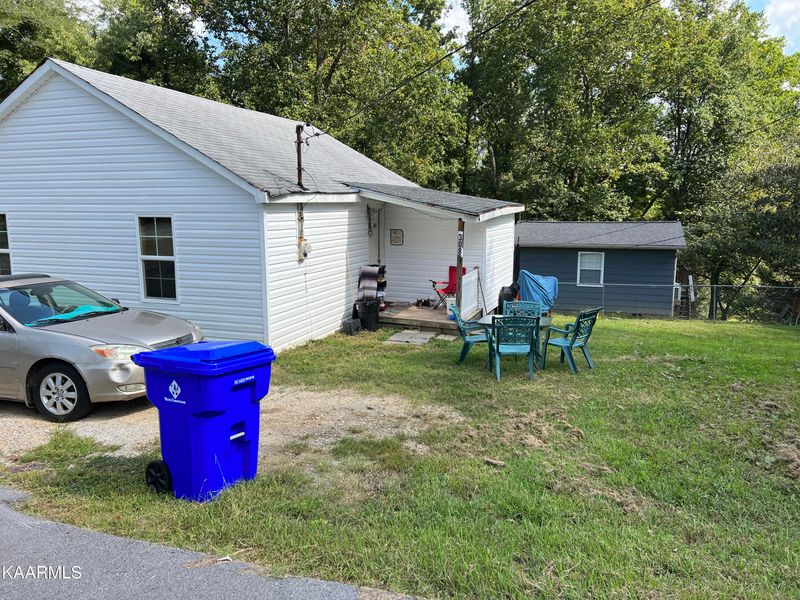 308 Barnett Cir, Harriman, TN 37748