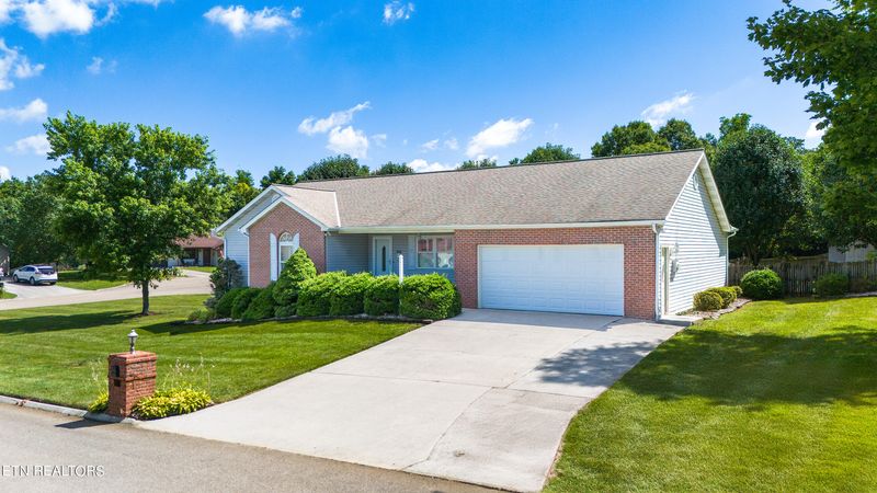 308 Basilfield Dr, Knoxville, TN 37920