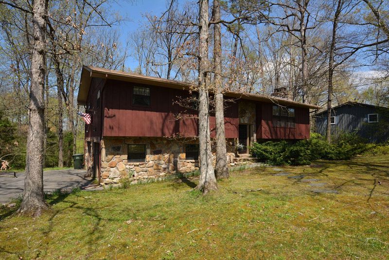 308 Birchwood Ln, Pigeon Forge, TN 37862