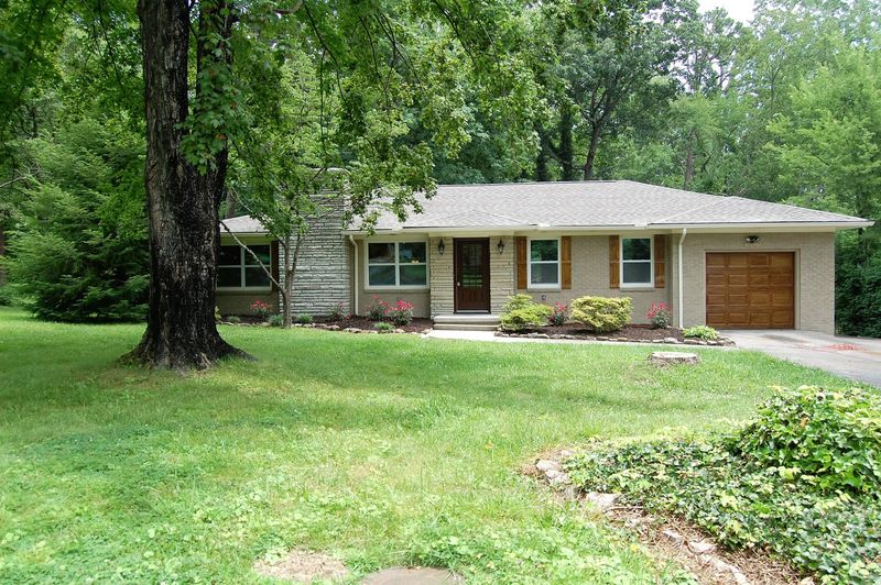308 Bona Rd, Knoxville, TN 37914