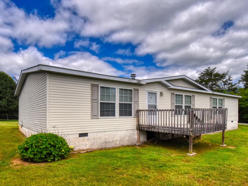 308 Calhoun Rd, Lafollette, TN 37766