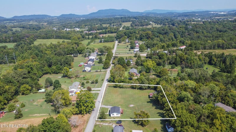 308 Cash Rd, Knoxville, TN 37924