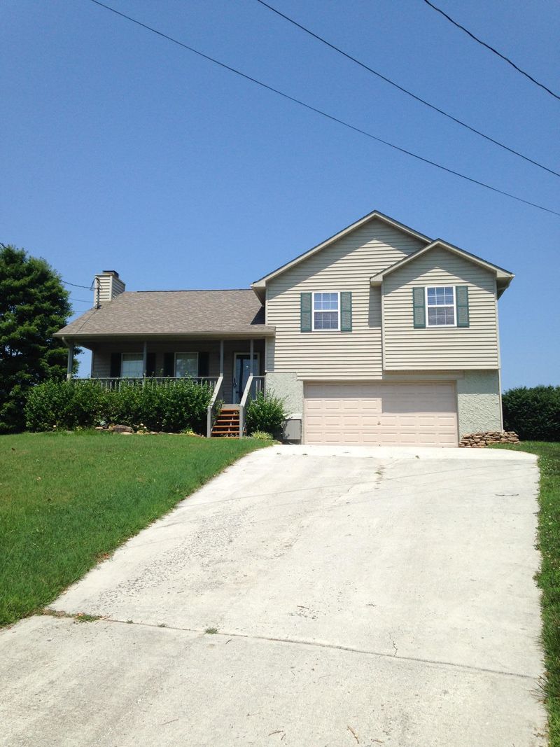 308 Doe Run Blvd, Clinton, TN 37716
