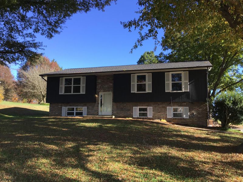 308 E Mountain View Rd, Corryton, TN 37721
