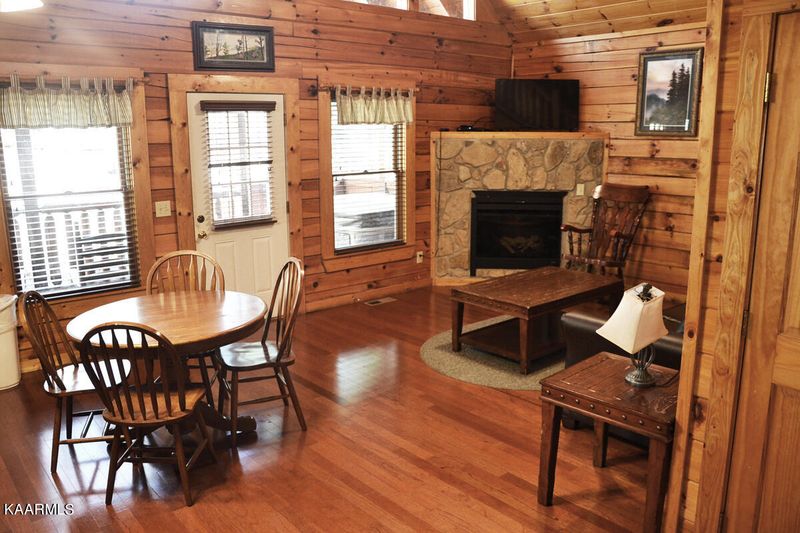 308 Mountain Park Way, Pigeon Forge, TN 37863