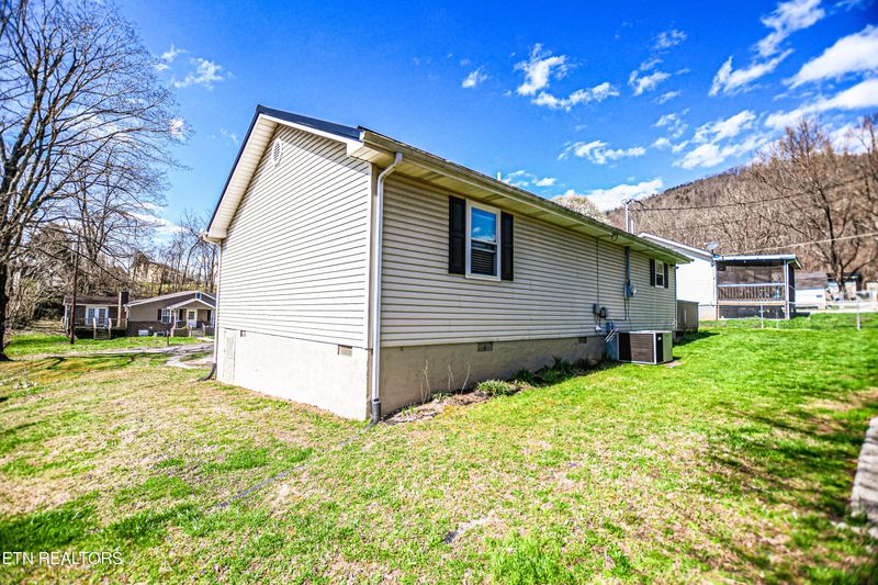 308 N 21st St, Lafollette, TN 37766