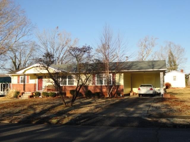 308 Ohio Ave, Etowah, TN 37331