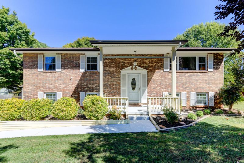 308 Peterson Rd, Knoxville, TN 37934