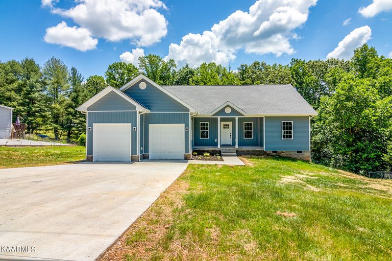 308 Skyline Dr, Harriman, TN 37748
