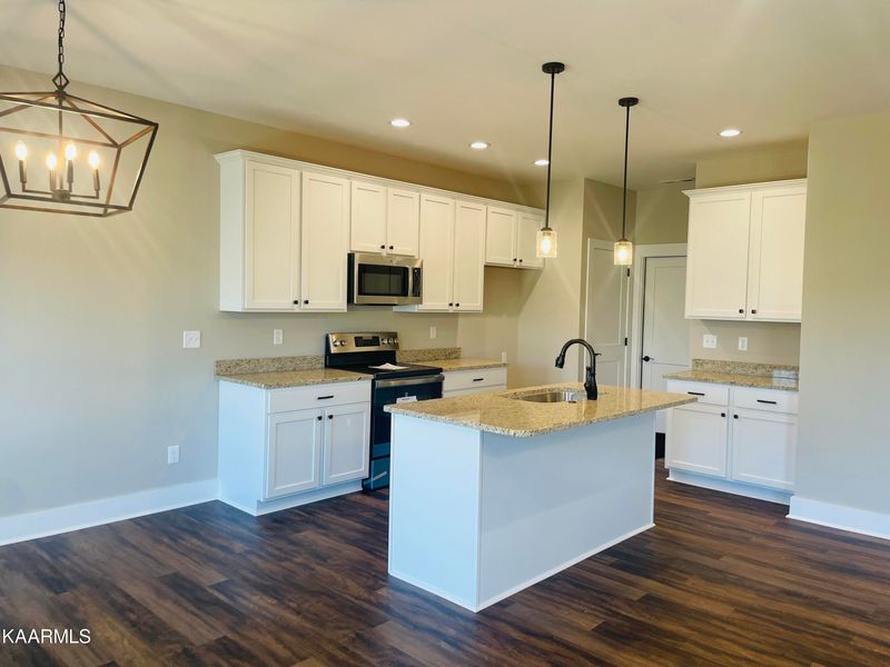 308 Stoney Brook Tr, Kodak, TN 37764