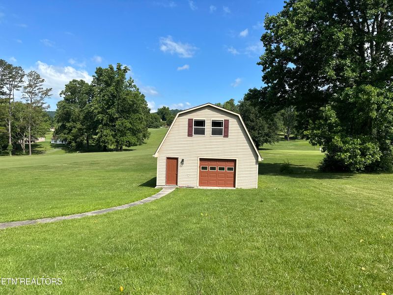 308 Summitt Dr, Lafollette, TN 37766