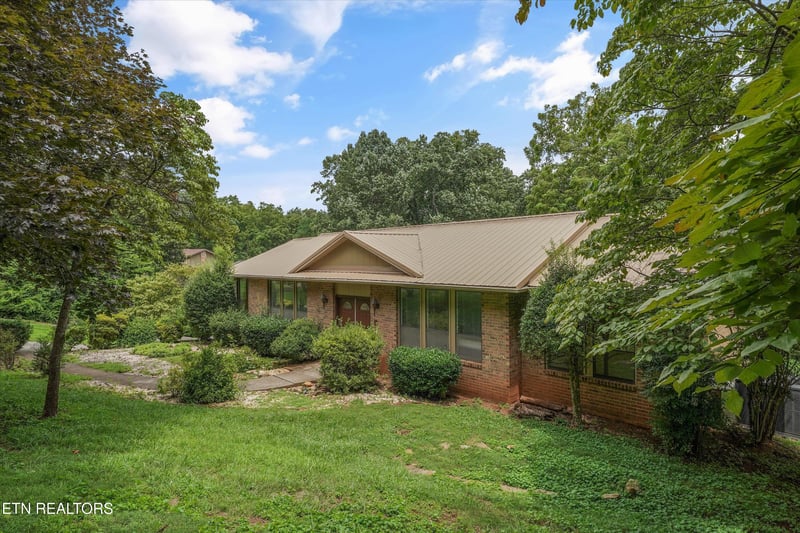 308 Trossachs Ln, Knoxville, TN 37922