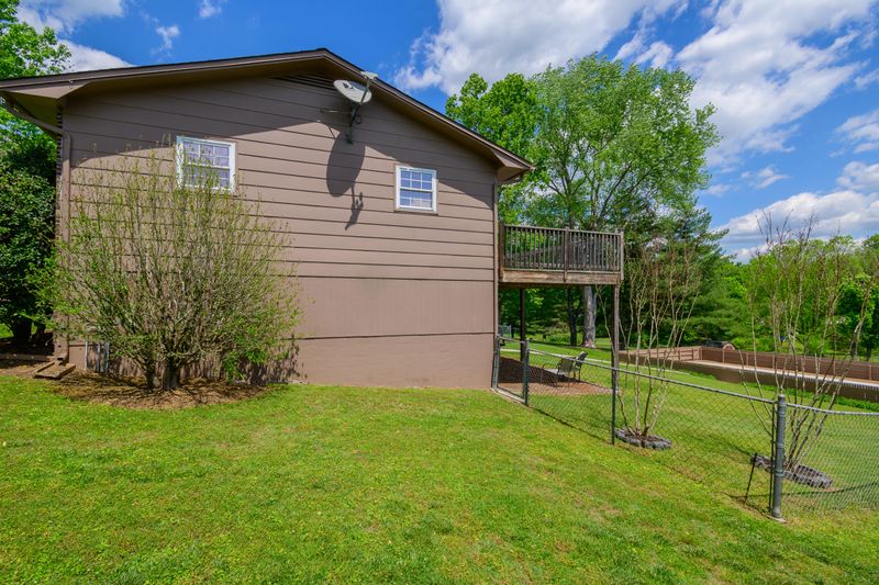 308 Woody Meadow Dr, Kingston, TN 37763