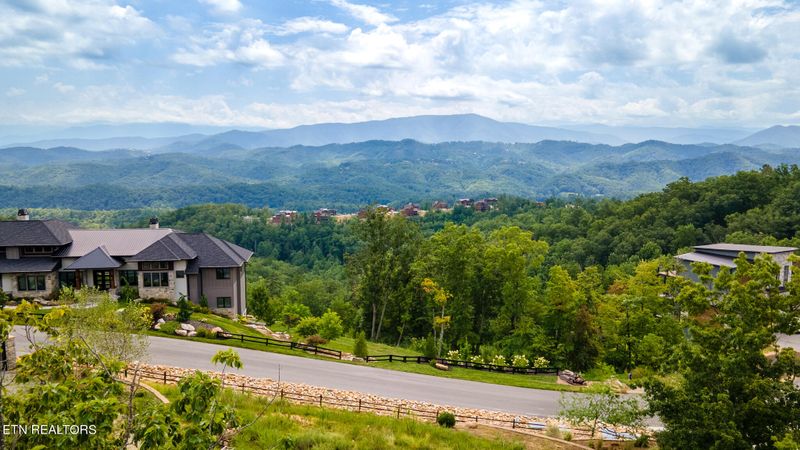 3080 Smoky Bluff Tr, Sevierville, TN 37862