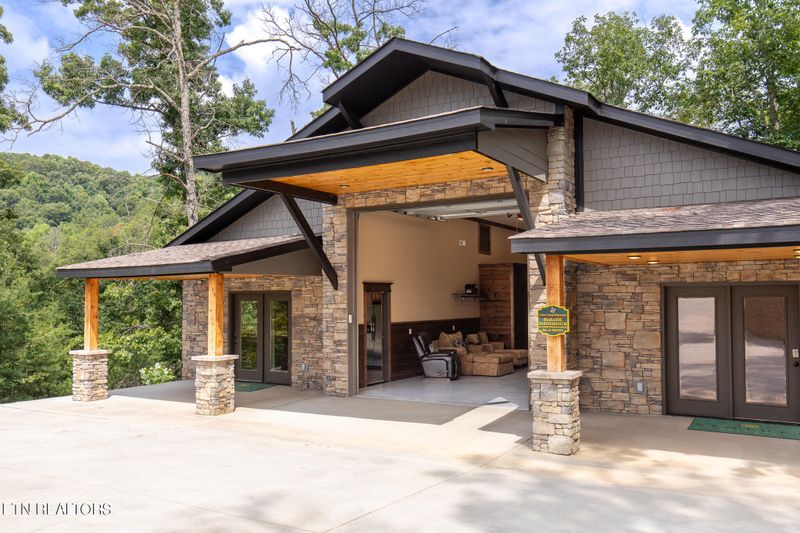 3080 Smoky Bluff Tr, Sevierville, TN 37862